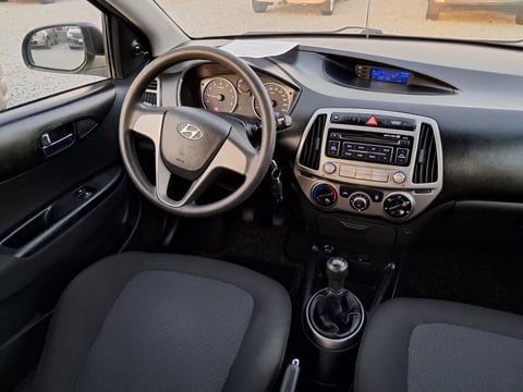Hyundai i20 - środek