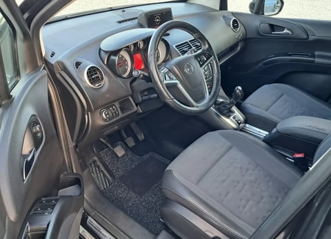 Opel Meriva - środek