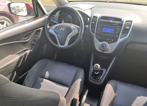 Hyundai ix20 - środek